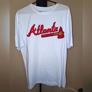 A Pro Standard Atlanta Braves embroidered t-shirt in a men's size XL.
